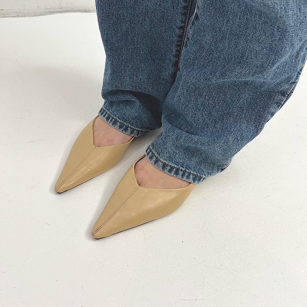Pointed off white cream mules